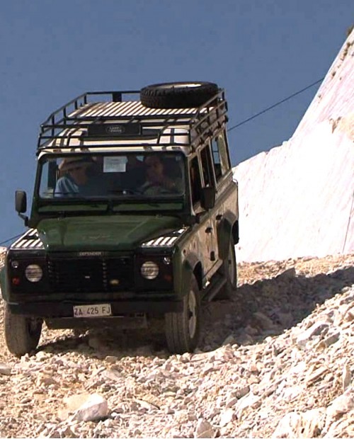 Sporting tour alle cave di Carrara in 4x4 e degustazione di lardo di colonnata Sporting tour alle cave di Carrara in 4x4 e degustazione di lardo di colonnata