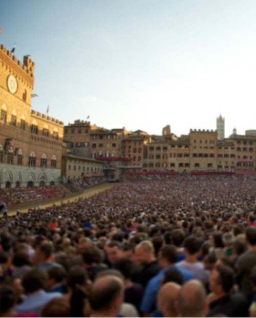 Palio di Siena e cena con vista su Piazza del Campo - 2 luglio Palio di Siena e cena con vista su Piazza del Campo - 2 luglio
