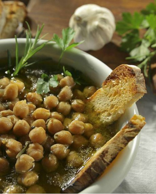 Prodotti tipici delle Marche per un itinerario di gusto Slow food a tavola Prodotti tipici delle Marche per un itinerario di gusto Slow food a tavola