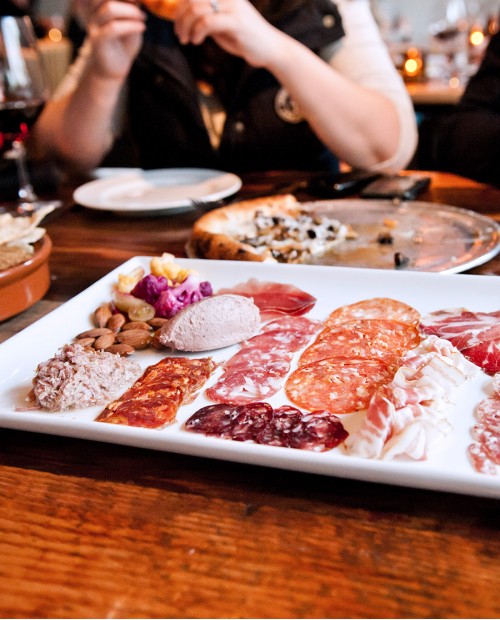 In vespa sulla strade del vino Sagrantino con pranzo in norcineria e degustazione In vespa sulla strade del vino Sagrantino con pranzo in norcineria e degustazione