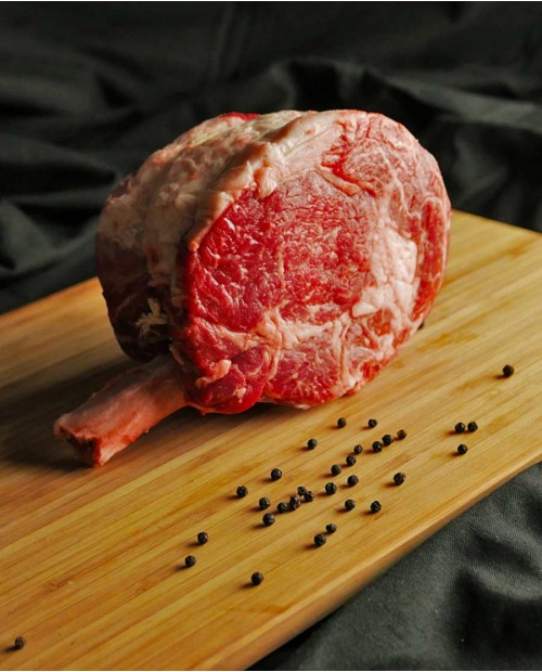 La vera bistecca del Cowboy: il Tomahawk e altre carni come Bresaola e Controfiletto La vera bistecca del Cowboy: il Tomahawk e altre carni come Bresaola e Controfiletto