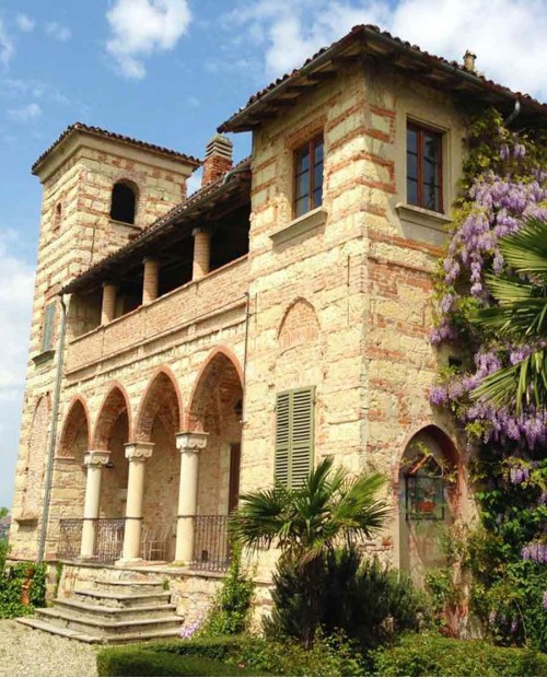 Notte da sogno in un Castello del Monferrato: visita con degustazione di 6 vini e specialità artigianali Notte da sogno in un Castello del Monferrato: visita con degustazione di 6 vini e specialità artigianali