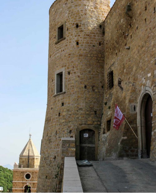 A Monteverde, uno dei borghi più belli d'Italia: trekking tra leggende, sapori e tradizioni locali A Monteverde, uno dei borghi più belli d'Italia: trekking tra leggende, sapori e tradizioni locali