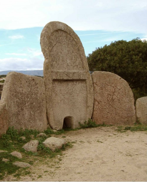 La Sardegna dei Nuraghi: tour guidato e pranzo con specialità sarde La Sardegna dei Nuraghi: tour guidato e pranzo con specialità sarde