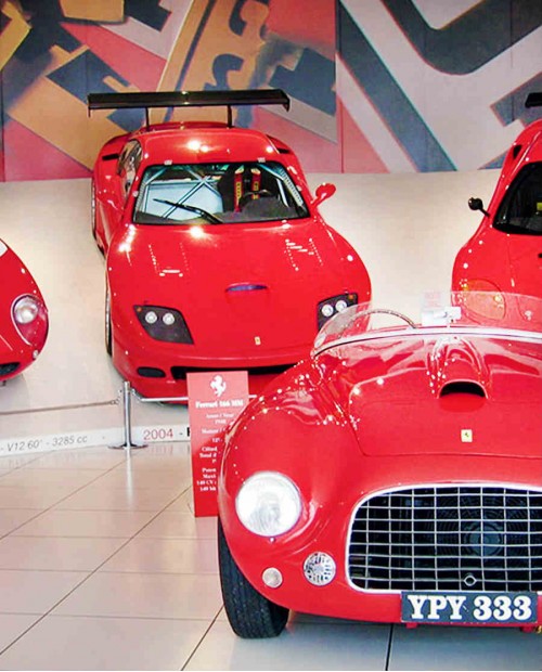 Ferrari tour: visita a Maranello e al Museo con pranzo tipico e degustazione di Parmigiano Reggiano Ferrari tour: visita a Maranello e al Museo con pranzo tipico e degustazione di Parmigiano Reggiano