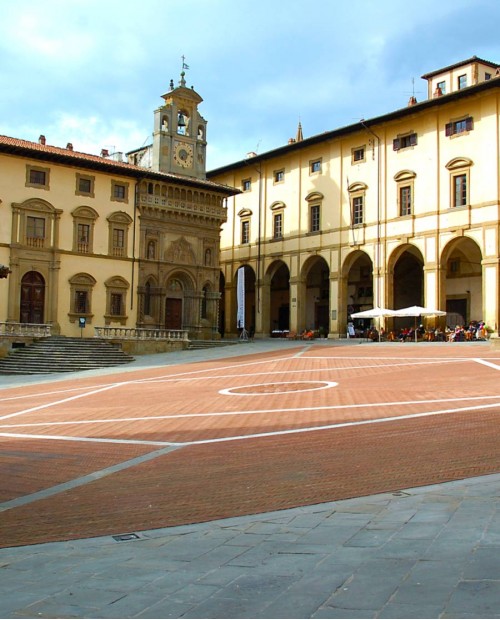 Arezzo, tour guidato nella città dell'oro con degustazione di vini toscani Arezzo, tour guidato nella città dell'oro con degustazione di vini toscani
