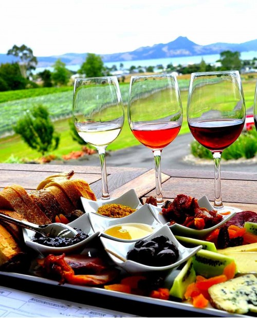 Alla scoperta del Franciacorta: tour con degustazione sul Lago di Iseo Alla scoperta del Franciacorta: tour con degustazione sul Lago di Iseo