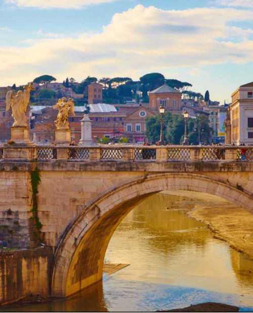 Pedalando nella storia di Roma: bike tour di gusto tra vino e specialità romane Pedalando nella storia di Roma: bike tour di gusto tra vino e specialità romane