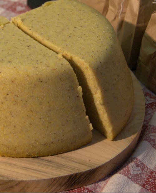 Cena in fattoria con i piatti tipici della Valtellina Cena in fattoria con i piatti tipici della Valtellina