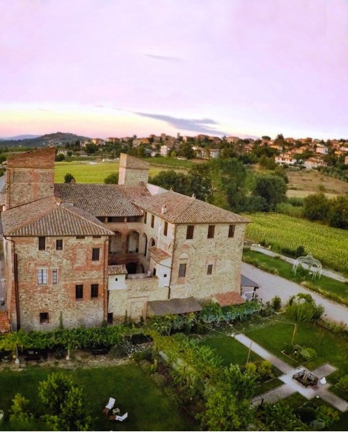 Romantico weekend in Umbria in un'antica abbazia con aperi-cena Romantico weekend in Umbria in un'antica abbazia con aperi-cena