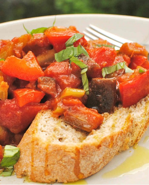 Degustando olio e vino in Campania tra le vigne della costa e gli ulivi dell’entroterra Degustando olio e vino in Campania tra le vigne della costa e gli ulivi dell’entroterra