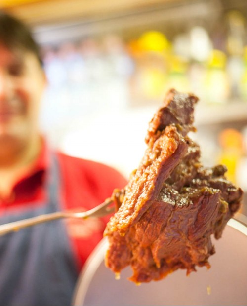 La trippaia e le altre delizie fiorentine: tour privato al Mercato di San Lorenzo La trippaia e le altre delizie fiorentine: tour privato al Mercato di San Lorenzo