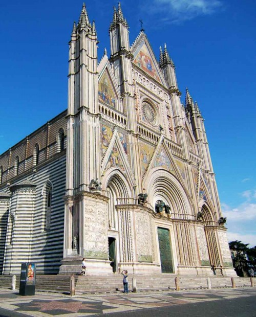 Vini di Orvieto dal Medioevo ad oggi: visita guidata alle cantine e degustazione Vini di Orvieto dal Medioevo ad oggi: visita guidata alle cantine e degustazione